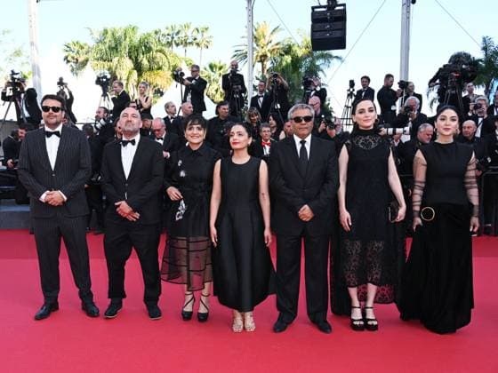 **Cannes, 77th Cannes Film Festival 2024, Final Night, Red Carpet Closing Ceremony. Cannes, 77th Cannes Film Festival 2024, Final Night, Red Carpet Closing Ceremony. Pictured: Amineh Arani, Setareh Maleki, Mohammad Rasoulof, Mahsa Rostami and Niousha Akhshi Cannes France  Copyright: xIPA ABACAx