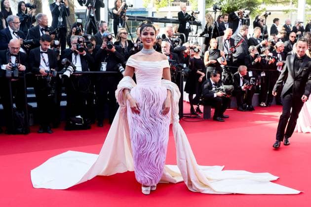 CC MontÃ e des marches pour la cÃ rÃ monie de clÃ ture du 77eme Festival International du Film de Cannes au Palais des Festivals Ã Cannes Guest MontÃ e des marches pour la cÃ rÃ monie de clÃ ture du 77eme Festival International du Film de Cannes au Palais des Festivals Ã Cannes On may 25th 2024 Christophe Clovis Bestimage Red carpet for the closing ceremony of the 77th Cannes International Film Festival at the Palais des Festivals in Cannes, France On may 25th 2024 Cannes France  Copyright: xChristophexClovisx xBestimagexChristophexClovisx xBestimagex
