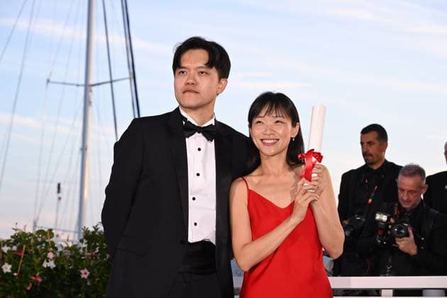 CANNES, FRANCE MAY 25 L R Wei LIANG CHANG, You QIAO YIN, Special Mention Award winners for Â Mongrel Â at the photocall of the 77th annual Cannes Film Festival at Palais des Festivals on May 25th, 2024 in Cannes, France CINEMA 77eme Festival de Cannes Photocall des LaurÃ ats 25 05 2024 ValentinaClaret Panoramic 