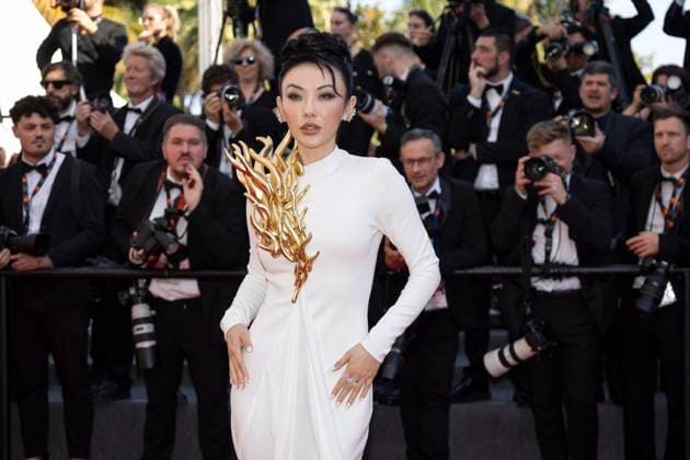 B MontÃ e des marches pour la cÃ rÃ monie de clÃ ture du 77eme Festival International du Film de Cannes au Palais des Festivals Ã Cannes Jessica Wang MontÃ e des marches pour la cÃ rÃ monie de clÃ ture du 77eme Festival International du Film de Cannes au Palais des Festivals Ã Cannes On may 25th 2024 Olivier Borde Bestimage Red carpet for the closing ceremony of the 77th Cannes International Film Festival at the Palais des Festivals in Cannes, France On may 25th 2024 Cannes France  Copyright: xOLIVIERxBORDEx xBESTIMAGExOLIVIERxBORDEx xBESTIMAGEx