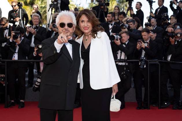 B MontÃ e des marches pour la cÃ rÃ monie de clÃ ture du 77eme Festival International du Film de Cannes au Palais des Festivals Ã Cannes Marc Cerrone et sa femme Jill MontÃ e des marches pour la cÃ rÃ monie de clÃ ture du 77eme Festival International du Film de Cannes au Palais des Festivals Ã Cannes Le 25 mai 2024 Olivier Borde Bestimage Red carpet for the closing ceremony of the 77th Cannes International Film Festival at the Palais des Festivals in Cannes, France On may 25th 2024 Cannes France  Copyright: xOLIVIERxBORDEx xBESTIMAGExOLIVIERxBORDEx xBESTIMAGEx