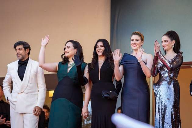 B MontÃ e des marches pour la cÃ?rÃ monie de clÃ?ture du 77eme Festival International du Film de Cannes au Palais des Festivals Ã Cannes Pierfrancesco Favino, Lily Gladstone, Nadine Labaki, Greta Gerwig, Eva Green MontÃ e des marches pour la cÃ rÃ monie de clÃ ture du 77eme Festival International du Film de Cannes au Palais des Festivals Ã Cannes On may 25th 2024 Olivier Borde Bestimage Red carpet for the closing ceremony of the 77th Cannes International Film Festival at the Palais des Festivals in Cannes, France On may 25th 2024 Cannes France  Copyright: xOLIVIERxBORDEx xBESTIMAGExOLIVIERxBORDEx xBESTIMAGEx