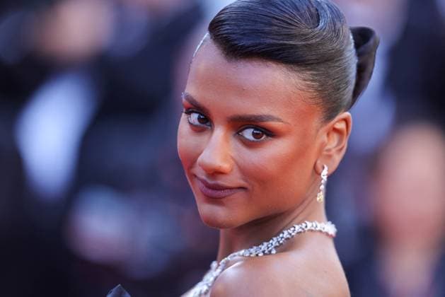 Cannes - Closing Ceremony Red Carpet Simone Ashley attends the Red Carpet of the closing ceremony at the 77th annual Cannes Film Festival at Palais des Festivals on May 25, 2024 in Cannes, France Photo by Shootpix ABACAPRESS.COM Cannes France  Copyright: xShootpix ABACAx