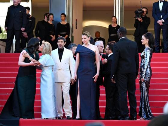 77th Cannes Film Festival 2024, Final Night, Red Carpet Closing Ceremony. In the photo: the Jury Pierfrancesco Favino, Nadine Labaki, Lily Gladstone, President of the Jury Greta Gerwig, Juan Antonio Bayona, Eva Green, Omar Sy, Ebru Ceylan and Hirokazu Kore-eda  Copyright: xSimonexComix xipa-agency.netx xPoolxPhotoxEventsx03x IPA_Agency_IPA46530517