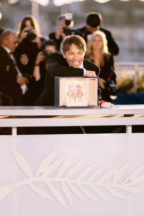 77eme Festival International du Film de Cannes Photocall des palmes et laureats 77th International Cannes Film Festival Photocall with winners 305537 2024 05 25 Alpes Maritimes Cannes France Baker, Sean  Copyright: xTerencexBaelenx STAR_305537_045