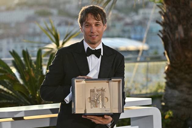 Cannes 2024 Winners Photocall Sean Baker at the Winners Photocall during the 77th Cannes Film Festival in Cannes, France on May 25, 2024. Photo by Julien Reynaud APS-Medias ABACAPRESS.COM Cannes France  Copyright: xReynaudxJulien APS-Medias ABACAx