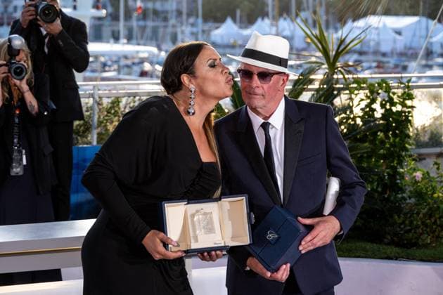Cannes - Palmares Winners AAR Karla Sofia Gascon and Jacques Audiard pose with the Best Actress Award and Jury Prize for Emilia Perez at the end of the 77th edition of Cannes Film Festival, in Cannes, France, on May 25, 2024. Photo by Ammar Abd Rabbo ABACAPRESS.COM Cannes France  Copyright: xAbdxRabboxAmmar ABACAx