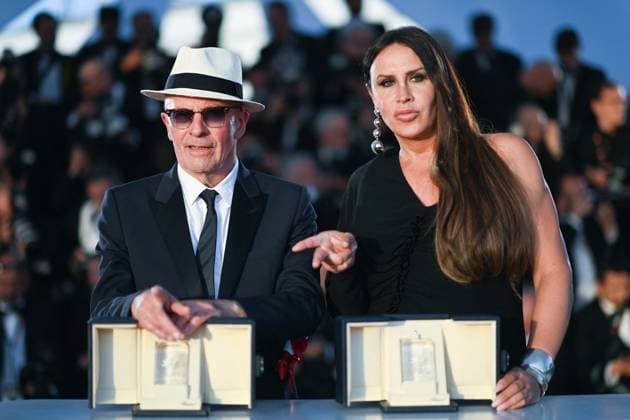 Cannes Winners Photocall Jacques Audiard poses with the Jury Prize Award for Emilia Perez and Karla Sofia Gascon poses with the Best Actress Award for Emilia Perez during the Winners Photocall as part of the 77th Cannes International Film Festival in Cannes, France on May 25, 2024. Photo by Aurore Marechal ABACAPRESS.COM Cannes France  Copyright: xMarechalxAurore ABACAx