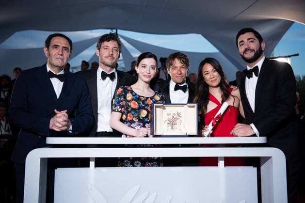 Cannes Winners Photocall Chiang Wei Liang and You Qiao Yin pose with the Special Mention Camera d Or Award for Mongrel , Halfdan Ullmann Tondel poses with the Camera d Or Award for Armand next to Camera d Or Jury Co-Presidents Baloji and Emmanuelle Beart during the Winners Photocall as part of the 77th Cannes International Film Festival in Cannes, France on May 25, 2024. Photo by Aurore Marechal ABACAPRESS.COM Cannes France  Copyright: xMarechalxAurore ABACAx