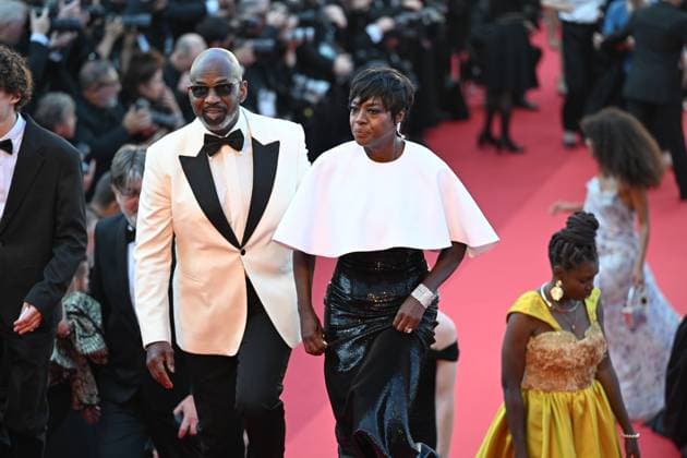 77eme Festival International du Film de Cannes MontÃ e des marches de cloture 77th International Cannes Film Festival Closing Red Carpet 305535 2024 05 25 Cannes France Davis, Viola Tennon, Julius  Copyright: xSergexArnalx xStarfacex STAR_305535_023