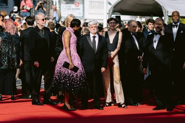 77eme Festival International du Film de Cannes Montee des marches de cloture 77th International Cannes Film Festival Closing Red Carpet 305539 2024 05 25 Alpes Maritimes Cannes France Hobson, Mellody Lucas, George  Copyright: xTerencexBaelenx STAR_305539_048