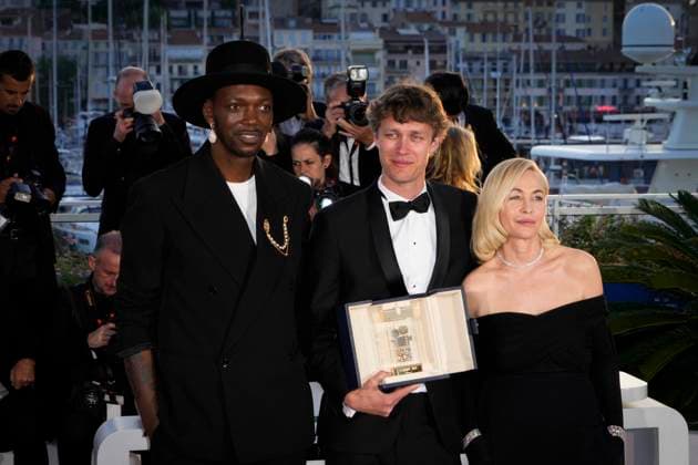 Photo IPP Daniele Cifala™ Cannes 25 05 2024 Palme D Or Winners Photocall The 77th Annual Cannes Film Festival in the photo President of the Jury CamÃ ra D or Baloji, Winner of the Camera d Or Award for Armand Halfdan Ullmann Tondel, and President of the Jury CamÃ ra D or Emmanuelle BÃ art Italy Photo Press World Copyright