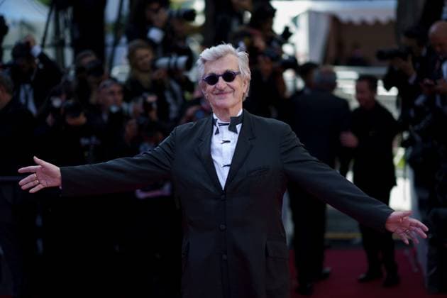 Cannes, France 25th May, 2024 Wim Wenders attends the Red Carpet of the closing ceremony at the 77th annual Cannes Film Festival at Palais des Festivals on May 25, 2024 in Cannes, France CINEMA 77eme Festival de Cannes Red Carpet Closing Ceremony 25 05 2024 NorbertScanella Panoramic 