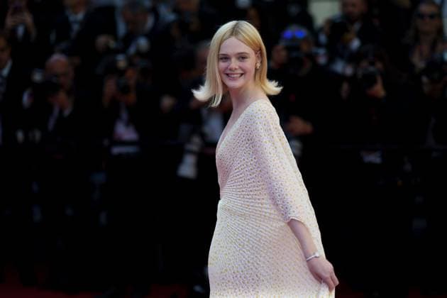 Cannes, France 25th May, 2024 Elle Fanning attends the Red Carpet of the closing ceremony at the 77th annual Cannes Film Festival at Palais des Festivals on May 25, 2024 in Cannes, France CINEMA 77eme Festival de Cannes Red Carpet Closing Ceremony 25 05 2024 NorbertScanella Panoramic 