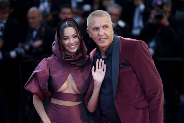 Cannes, France 25th May, 2024 Samy Naceri and Sofia Athena attends the Red Carpet of the closing ceremony at the 77th annual Cannes Film Festival at Palais des Festivals on May 25, 2024 in Cannes, France CINEMA 77eme Festival de Cannes Red Carpet Closing Ceremony 25 05 2024 NorbertScanella Panoramic 