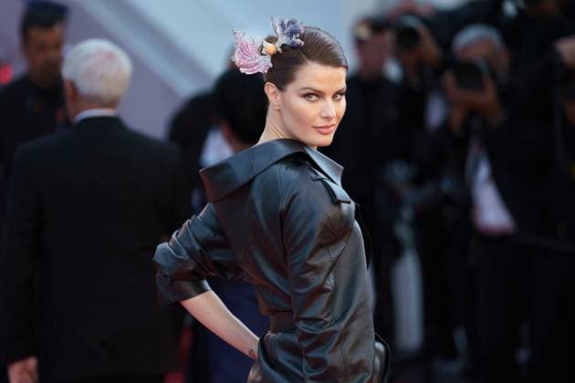 Cannes, France 25th May, 2024 Isabeli Fontana attends the Red Carpet of the closing ceremony at the 77th annual Cannes Film Festival at Palais des Festivals on May 25, 2024 in Cannes, France CINEMA 77eme Festival de Cannes Red Carpet Closing Ceremony 25 05 2024 NorbertScanella Panoramic 
