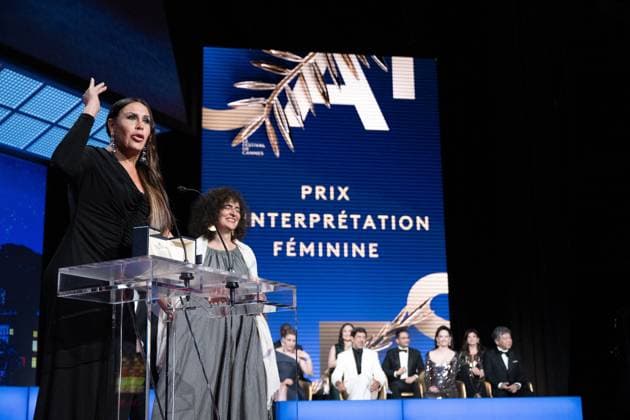 Annual Cannes Film Festival - Closing Ceremony - Cannes DN Karla Sofia Gascon accepts the Best Actress Award for Emilia Perez alongside Adriana Paz, Selena Gomez and Zoe Saldana during the Closing Ceremony at the 77th annual Cannes Film Festival at Palais des Festivals on May 25, 2024 in Cannes, France. Photo by David NIVIERE ABACAPRESS.COM CANNES France  Copyright: xNivierexDavid ABACAPRESS.COMx