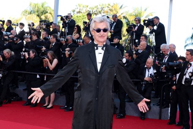 J MontÃ e des marches pour la cÃ rÃ monie de clÃ ture du 77eme Festival International du Film de Cannes au Palais des Festivals Ã Cannes Wim Wenders MontÃ e des marches pour la cÃ rÃ monie de clÃ ture du 77eme Festival International du Film de Cannes au Palais des Festivals Ã Cannes On may 25th 2024 Jacovides Moreau Bestimage Red carpet for the closing ceremony of the 77th Cannes International Film Festival at the Palais des Festivals in Cannes, France On may 25th 2024 Cannes France  Copyright: xJACOVIDES-MOREAUx xBESTIMAGExJACOVIDES-MOREAUx xBESTIMAGEx