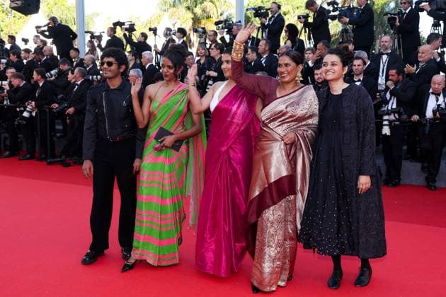 J MontÃ e des marches pour la cÃ?rÃ monie de clÃ?ture du 77eme Festival International du Film de Cannes au Palais des Festivals Ã Cannes Hridhu Haroon, Kani Kusruti, Divya Prabha, Chhaya Kadam, Payal Kapadia MontÃ e des marches pour la cÃ?rÃ monie de clÃ?ture du 77eme Festival International du Film de Cannes au Palais des Festivals Ã Cannes On may 25th 2024 Jacovides Moreau Bestimage Red carpet for the closing ceremony of the 77th Cannes International Film Festival at the Palais des Festivals in Cannes, France On may 25th 2024 Cannes France  Copyright: xJACOVIDES-MOREAUx xBESTIMAGExJACOVIDES-MOREAUx xBESTIMAGEx