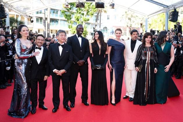 J MontÃ e des marches pour la cÃ rÃ monie de clÃ ture du 77eme Festival International du Film de Cannes au Palais des Festivals Ã Cannes Eva Green, Juan Antonio Bayona, Hirokazu Kore eda, Omar Sy, Nadine Labaki, Greta Gerwig, Pierfrancesco Favino, Ebru Ceylan, Lily Gladstone Jury Longs mÃ trages MontÃ e des marches pour la cÃ rÃ monie de clÃ ture du 77eme Festival International du Film de Cannes au Palais des Festivals Ã Cannes On may 25th 2024 Jacovides Moreau Bestimage Red carpet for the closing ceremony of the 77th Cannes International Film Festival at the Palais des Festivals in Cannes, France On may 25th 2024 Cannes France  Copyright: xJACOVIDES-MOREAUx xBESTIMAGExJACOVIDES-MOREAUx xBESTIMAGEx