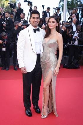 Cannes Closing Ceremony DB Jeremy Jauncey and Pia Wurtzbach attending the Red Carpet of the closing ceremony at the 77th annual Cannes Film Festival at Palais des Festivals on May 25, 2024 in Cannes, France. Photo by David Boyer ABACAPRESS.COM Cannes France  Copyright: xBoyerxDavid ABACAx