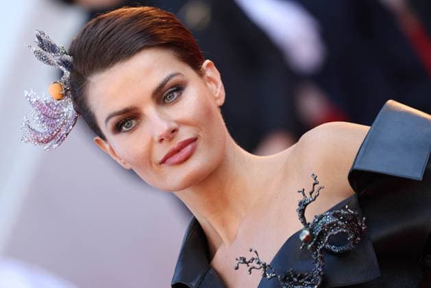 Cannes - Closing Ceremony Arrivals Isabeli Fontana attends the Red Carpet of the closing ceremony at the 77th annual Cannes Film Festival at Palais des Festivals on May 25, 2024 in Cannes, France. Photo by Shootpix ABACAPRESS.COM Cannes France  Copyright: xShootpix ABACAx