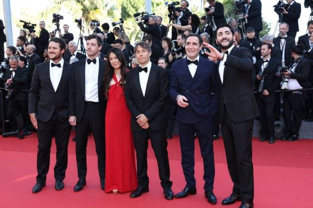 Cannes - Closing Ceremony Arrivals Drew Daniels, Alex Coco, Samantha Quan, Sean Baker, Karren Karagulian and Vache Tovmasyan attend the Red Carpet of the closing ceremony at the 77th annual Cannes Film Festival at Palais des Festivals on May 25, 2024 in Cannes, France. Photo by Shootpix ABACAPRESS.COM Cannes France  Copyright: xShootpix ABACAx