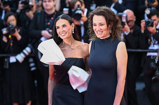 News - Closing Ceremony - The 77th Annual Cannes Film Festival Demi Moore and Coralie Fargeat attend the Red Carpet of the closing ceremony at the 77th annual Cannes Film Festival at Palais des Festivals on May 24, 2024 in Cannes, France. Cannes Palais des Festival France Copyright: xStefanosxKyriazisx xLiveMediax LPN_1373228