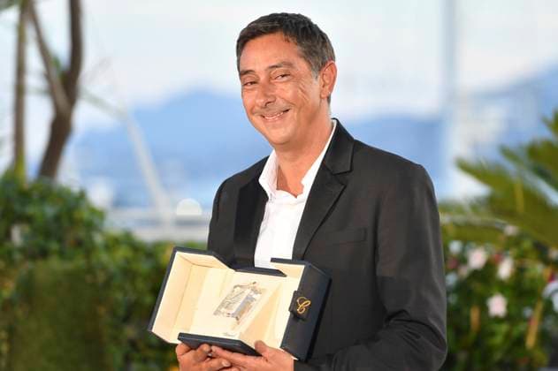 Miguel Gomes with the award for Best Director at Grand Tour at the Photocall with the award winners at the Festival de Cannes 2024 77 Cannes International Film Festival at the Palais des Festivals Cannes, 25 05 2024 Foto:xD.xBedrosianx xFuturexImagex preistraeger_4559