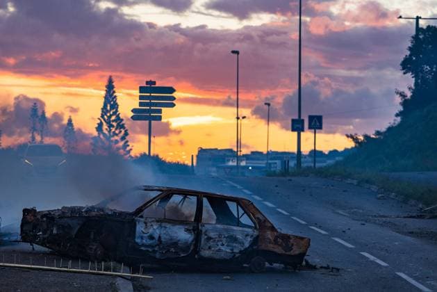 Bilder des Jahres 2024, News 05 Mai News Themen der Woche KW21 News Bilder des Tages Situation In New Caledonia on the 11th day of the state of emergency Roadblock at the southern entrance of the Riviere Salee neighborhood, an area heavily affected by the rioters violence. In Noumea, New Caledonie, France on May 26, 2024. Photo by Gill Chabaud ABACAPRESSS.COM New Caledonia France  Copyright: xChabaudxGill ABACAx