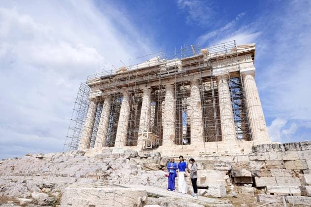 Bilder des Jahres 2024, Entertainment 05 Mai Entertainment Themen der Woche KW21 Entertainment Bilder des Tages Japan Princess Kako in Greece Japanese Princess Kako (C) visits the Parthenon in Athens on May 26, 2024, during her official trip to Greece through June 1.  A14AA0002918344P