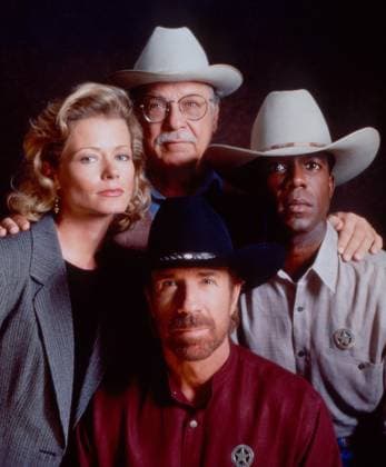WALKER, TEXAS RANGER, clockwise from bottom: Chuck Norris, Sheree J. Wilson, Noble Willingham, Clarence Gilyard Jr., 1993-2001. photo: Tony Esparza ? CBS Courtesy Everett CollectionTSDWATE EC015 PUBLICATIONXNOTxINxCANxCHNxFRAxITAxJPNxNORxPOLxRUSxESPxUKxUSA Copyright: xx TSDWATE EC015 TSDWATE_EC015_H