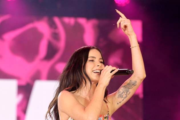 Lena Meyer Landrut live on stage between the Chancellery and the German Bundestag at the closing event of the democracy festival celebrating 75 years of the Basic Law Berlin, 26 05 2024 Foto:xF.xKernx xFuturexImagex abschluss_demokratiefest_4604