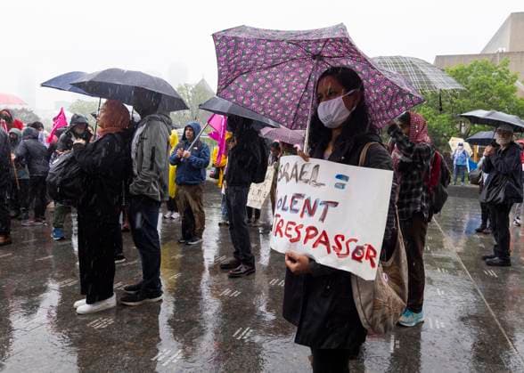 (240527) -- TORONTO, May 27, 2024 -- People take part in a pro-Palestinian rally at St. George Campus of the University of Toronto in Toronto, Canada, on May 27, 2024. Pro-Palestinian demonstrators who have been camped out at the University of Toronto, Canada, for 25 days held a solidarity rally on Monday. (Photo by Xinhua) CANADA-TORONTO-PRO-PALESTINIAN ENCAMPMENT ZouxZheng 