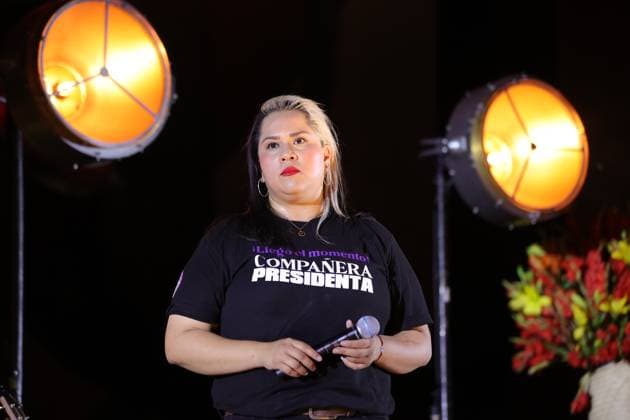 May 27, 2024, Mexico City, Ciudad de Mexico, Mexico: Vivir Quintana, activist, composer and Mexican singer-songwriter sings her latest song CompaoÂ±era Presidenta at Polyforum Siqueiros, song addressed to the candidates for the presidency of Mexico. Mexico City Mexico - ZUMAe321 20240527_zea_e321_005 Copyright: xLuisxMarin xEyepixxGroupx