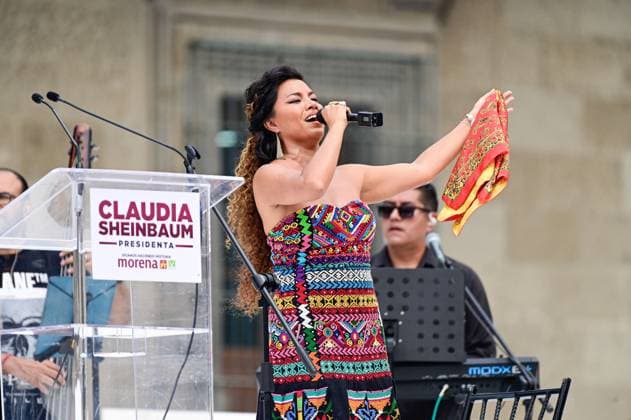 Claudia Sheinbaum Closing Campaign Alejandra Robles performs during the closing campaign of the Candidate for the presidency of Mexico by Juntos Hagamos Historia alliance Claudia Sheinbaum Pardo in the main square of Mexico. on May 29, 2024 in Mexico City, Mexico. Mexico City CDMX Mexico Copyright: xCarlosxTischlerx