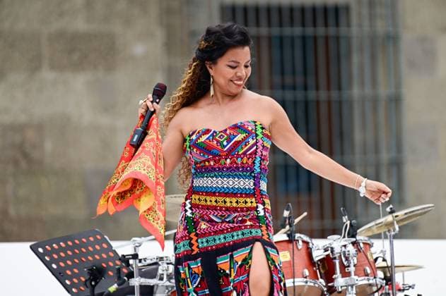 Claudia Sheinbaum Closing Campaign Alejandra Robles performs during the closing campaign of the Candidate for the presidency of Mexico by Juntos Hagamos Historia alliance Claudia Sheinbaum Pardo in the main square of Mexico. on May 29, 2024 in Mexico City, Mexico. Mexico City CDMX Mexico Copyright: xCarlosxTischlerx