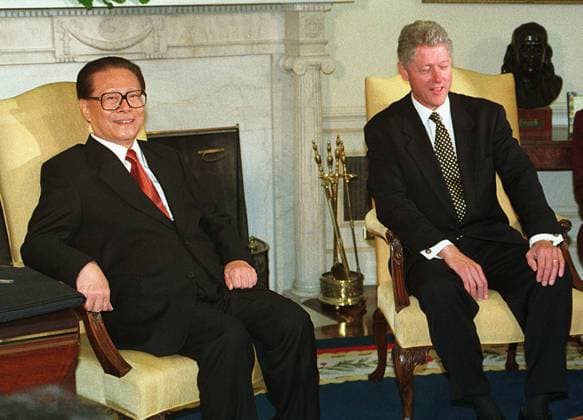 State Visit of President Jiang Zemin of China President Jiang Zemin of China and United States President Bill Clinton meet in the Oval Office at The White House in Washington, D.C. on October 29, 1997..Credit: Ron Sachs CNP Washington District of Columbia United States of America EDITORIAL USE ONLY Copyright: xx Jiang Zemin 3 RonxSachsx cnpphotos263487