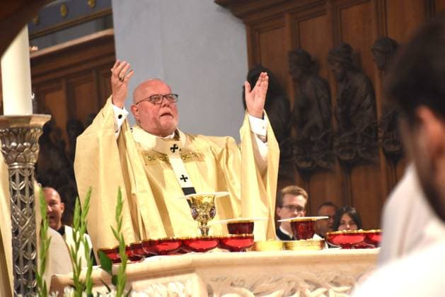 Kardinal Reinhard Marx Muenchen 30.05.2024 Liebfrauendom Fronleichnahms Prozession-Celbration Muenchen *** Cardinal Reinhard Marx Munich 30 05 2024 Cathedral of Our Lady Corpus Christi Procession Celbration Munich