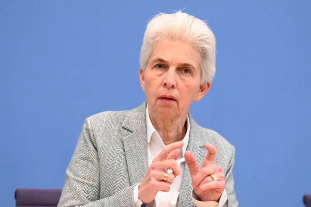 News Themen der Woche KW22 News Bilder des Tages Marie-Agnes Strack-Zimmermann bei der Bundespressekonferenz zum Stand der Sicherheits- und Verteidigungspolitik in Deutschland und Europa im Haus der Bundespressekonferenz. Berlin, 31.05.2024 *** Marie Agnes Strack Zimmermann at the Federal Press Conference on the state of security and defense policy in Germany and Europe in the House of the Federal Press Conference Berlin, 31 05 2024 Foto:xF.xKernx xFuturexImagex verteidigungspolitik_4518