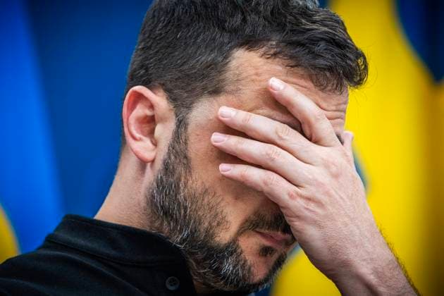 News Themen der Woche KW22 News Bilder des Tages Statsministermote i Stockholm Stockholm, Sverige 20240531. Statsminister Jonas Gahr Store og Ukrainas president Volodymyr Zelenskyj deltar pa nordisk toppmote i Stockholm. Det er Sveriges statsminister Ulf Kristersson som er vertskap for toppmotet, der Finlands president og regjeringssjefene i Danmark og Island deltar. Her undertegner de den bilaterale sikkerhetsavtalen. Foto: Ole Berg-Rusten NTB Stockholm Sverige kDbfTiiKmxY EDITORIAL USE ONLY Ref:_BNC_POLkDbfTiiKmxY.jpg *** Prime Ministers Summit in Stockholm Stockholm, Sweden 20240531 Prime Minister Jonas Gahr Store and President of Ukraine Volodymyr Zelenskyj participate in the Nordic Summit in Stockholm Swedish Prime Minister Ulf Kristersson hosts the Summit, which is attended  Copyright: xOlexBerg-Rustenx xNTBx