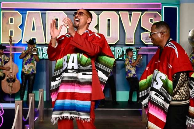June 1, 2024, Mexico City, Ciudad de Mexico, Mexico: Actors Will Smith and Martin Lawrence pose with traditional Mexican serape during the red carpet of Bad Boys: Ride or Die film premiere at Toreo Parque central. Mexico City Mexico - ZUMAe321 20240601_zea_e321_024 Copyright: xCarlosxTischler xEyepixxGroupx