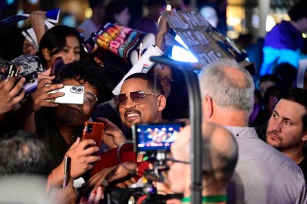 June 1, 2024, Mexico City, Ciudad de Mexico, Mexico: Actor Will Smith signs autographs during the red carpet of Bad Boys: Ride or Die film premiere at Toreo Parque central. Mexico City Mexico - ZUMAe321 20240601_zea_e321_105 Copyright: xCarlosxTischler xEyepixxGroupx