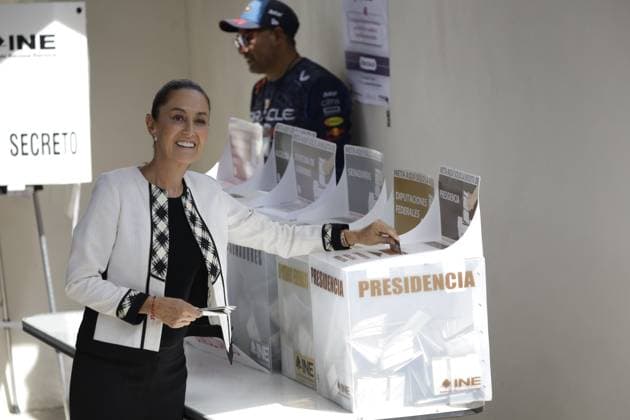 Claudia Sheinbaum Pardo, candidate for the Presidency of Mexico by Sigamos Haciendo Historia coalition casting her vote at the ballot box during the general election. on June 2, 2024 in Mexico City, Mexico. Mexico City Mexico - ZUMAe321 20240602_zia_e321_042 Copyright: xLuisxBarronx