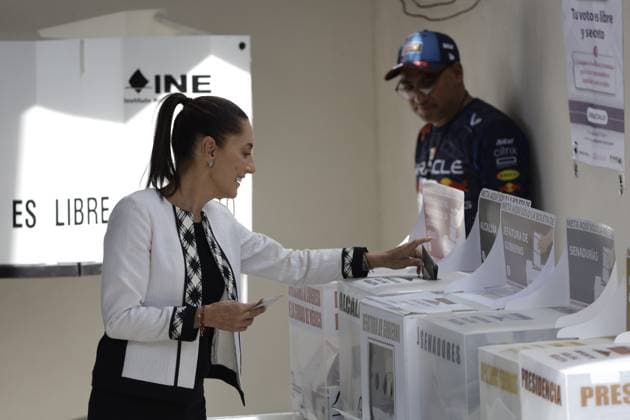 Claudia Sheinbaum Pardo, candidate for the Presidency of Mexico by Sigamos Haciendo Historia coalition casting her vote at the ballot box during the general election. on June 2, 2024 in Mexico City, Mexico. Mexico City Mexico - ZUMAe321 20240602_zia_e321_044 Copyright: xLuisxBarronx