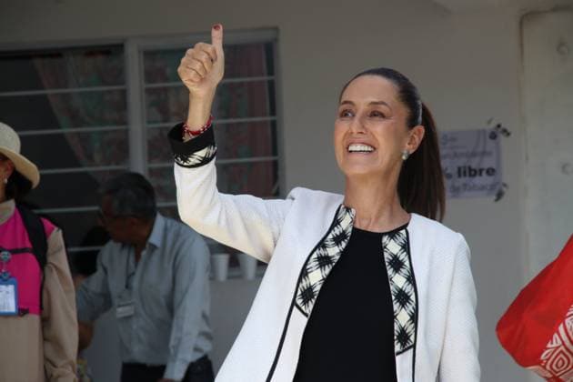 Claudia Sheinbaum Pardo, candidate for the Presidency of Mexico by Sigamos Haciendo Historia coalition shows their finger after casting their vote at at ballot boxes during the 2024 Mexico s general election. on June 2, 2024, Mexico City, Mexico. Mexico City Mexico - ZUMAe321 20240602_zia_e321_113 Copyright: xJosexLuisxToralesx