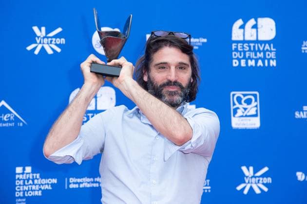 Vierzon Winners Photocall Vincent Cappello posing with his Honorable Mention Award for the movie Nouveau Monde during the Winners Photocall as part of the Festival du Film de Demain in Vierzon, France on June 02, 2024. Photo by Aurore Marechal ABACAPRESS.COM Vierzon France  Copyright: xMarechalxAurore ABACAx