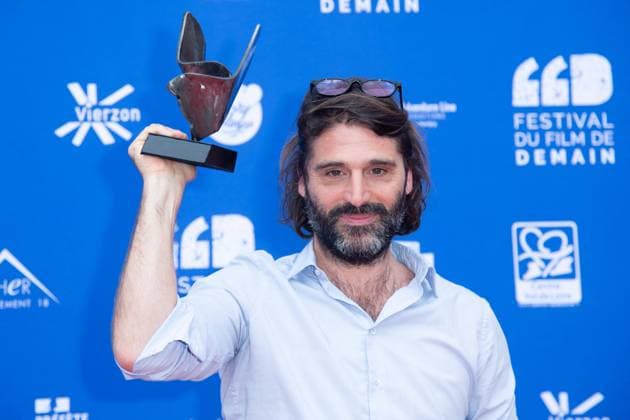 Vierzon Winners Photocall Vincent Cappello posing with his Honorable Mention Award for the movie Nouveau Monde during the Winners Photocall as part of the Festival du Film de Demain in Vierzon, France on June 02, 2024. Photo by Aurore Marechal ABACAPRESS.COM Vierzon France  Copyright: xMarechalxAurore ABACAx
