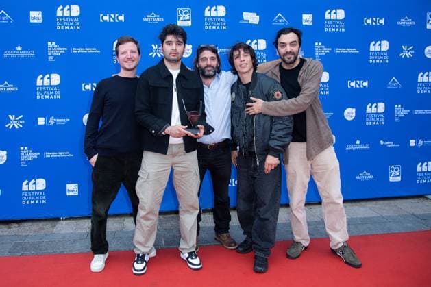 Vierzon Winners Photocall Vincent Cappello posing with his Honorable Mention Award for the movie Nouveau Monde with Sandor Funtek, Rohid Rahimi and producers during the Winners Photocall as part of the Festival du Film de Demain in Vierzon, France on June 02, 2024. Photo by Aurore Marechal ABACAPRESS.COM Vierzon France  Copyright: xMarechalxAurore ABACAx