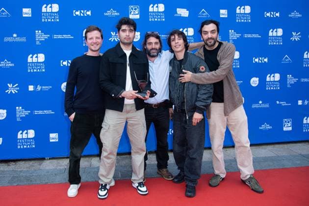 Vierzon Winners Photocall Vincent Cappello posing with his Honorable Mention Award for the movie Nouveau Monde with Sandor Funtek, Rohid Rahimi and producers during the Winners Photocall as part of the Festival du Film de Demain in Vierzon, France on June 02, 2024. Photo by Aurore Marechal ABACAPRESS.COM Vierzon France  Copyright: xMarechalxAurore ABACAx